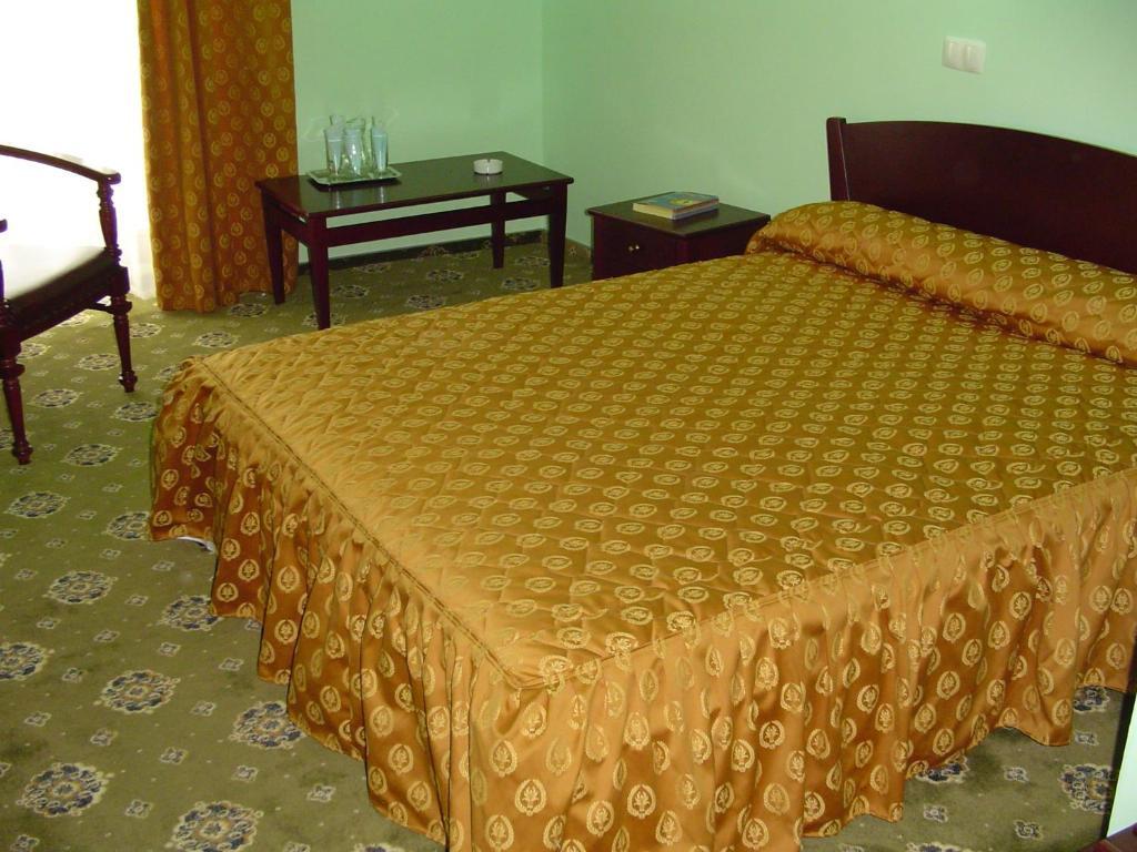 Hotel Europa Ploieşti Chambre photo