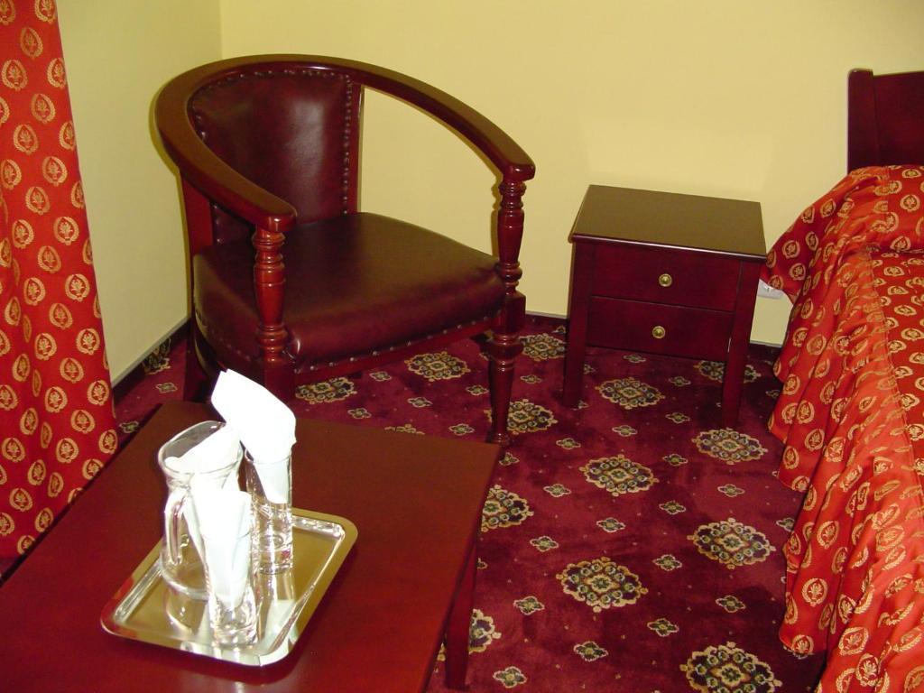 Hotel Europa Ploieşti Chambre photo