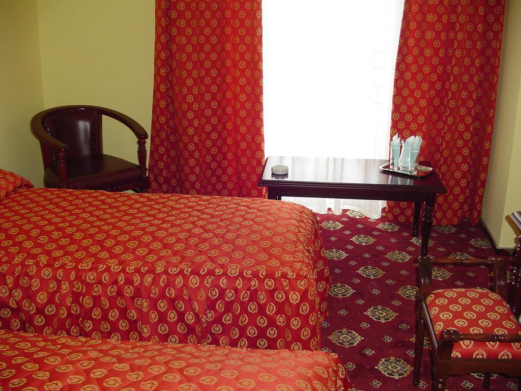 Hotel Europa Ploieşti Chambre photo